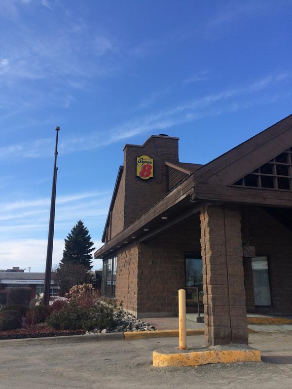 Super 8 By Wyndham Sudbury On Hotel Luaran gambar