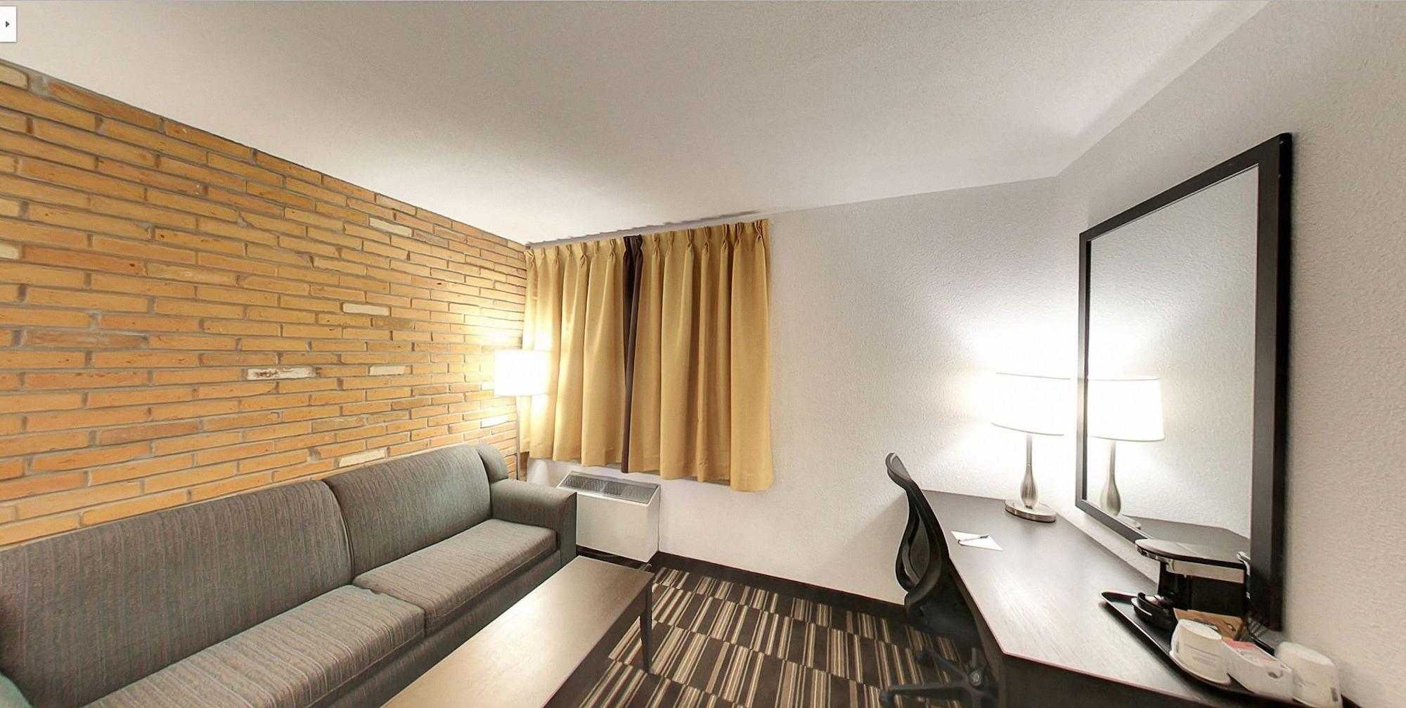 Super 8 By Wyndham Sudbury On Hotel Luaran gambar